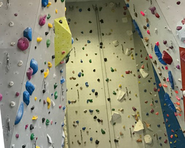 Kletterhalle Baden-Baden verschiedene Routen im Vorstieg und Nachstieg