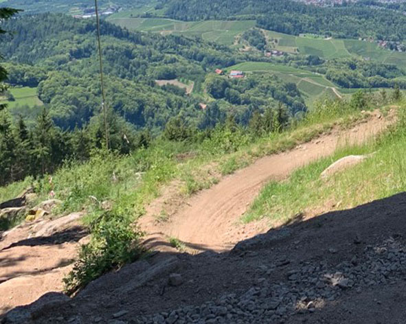 Mountainbike Sasbachwalden Steilkurve Schaeffler Trail Ferienwohnungen Schwarzwald