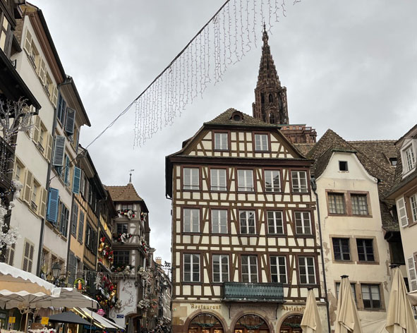 Straßburg Altstadt mit Straßburger Münster im Hintergrund Ferienwohnung